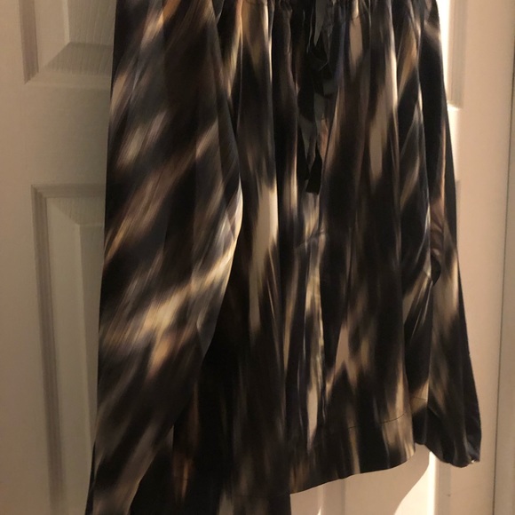 Balloon Sleeve Black Patterned Blouse - Picture 7 of 10